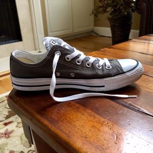 Converse Chuck Taylor Size 8